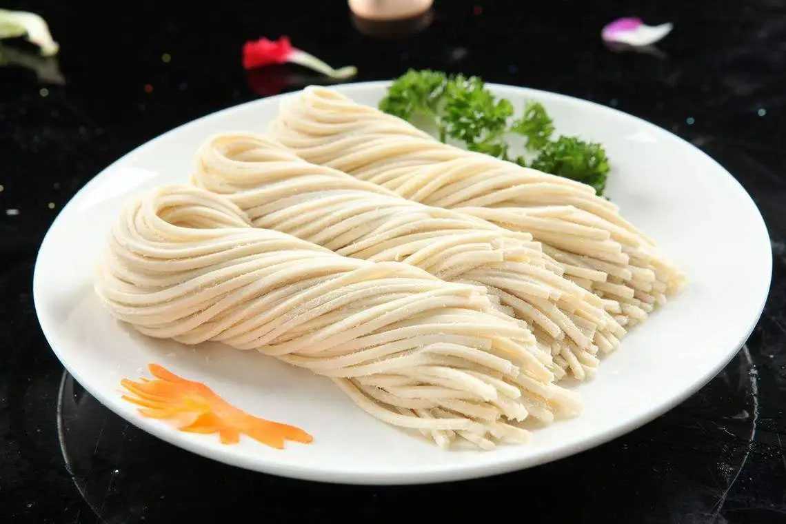 盒裝鮮面條包裝機(jī)，鎖鮮每一份美味