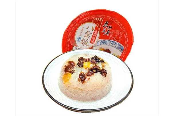 八寶飯專業(yè)包裝線：鎖住傳統(tǒng)美味，融合現(xiàn)代科技，開啟美食新篇章！