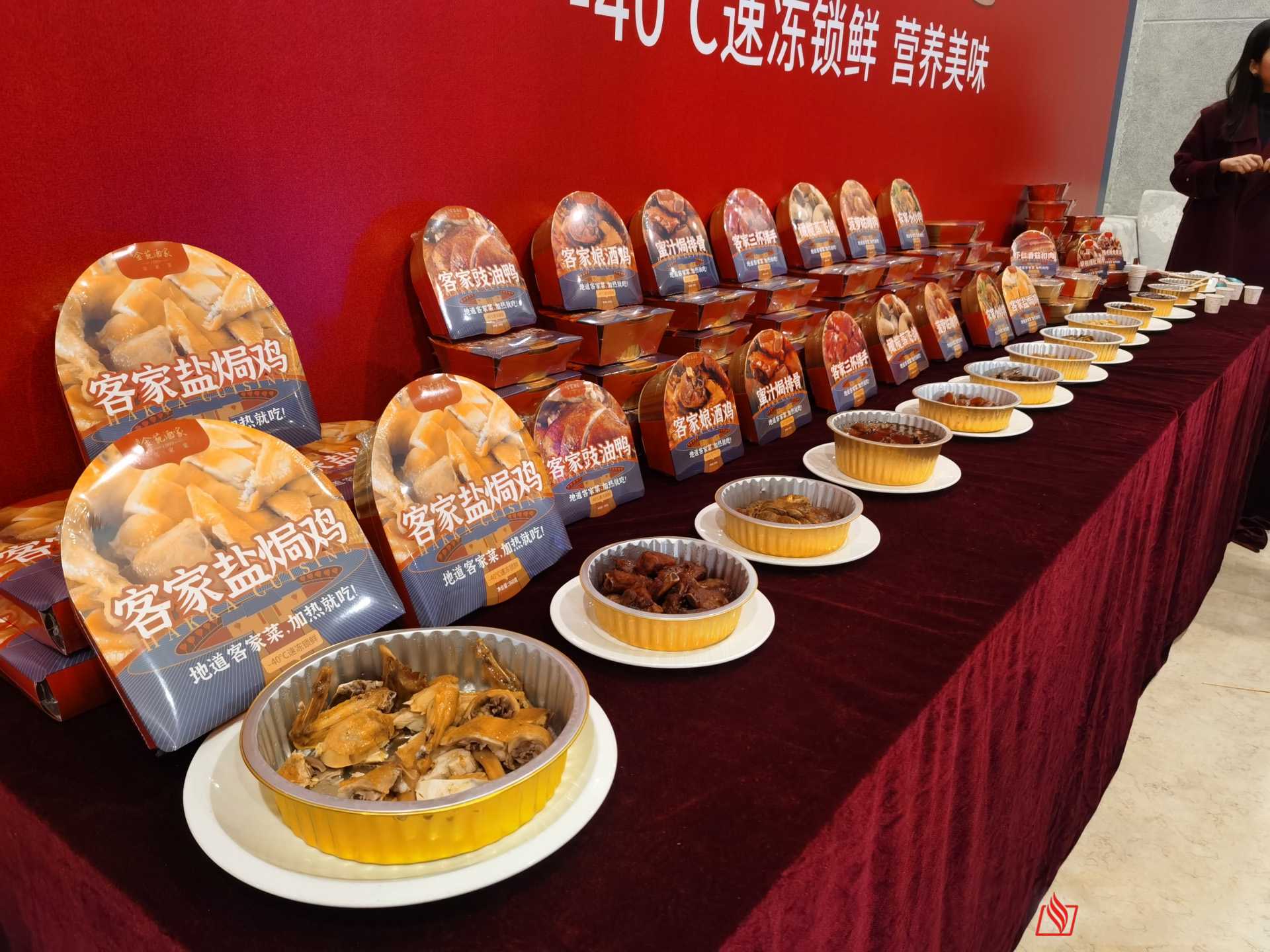 預(yù)制菜鎖鮮革命！一臺(tái) “會(huì)呼吸” 的包裝機(jī)如何讓料理包媲美現(xiàn)做？